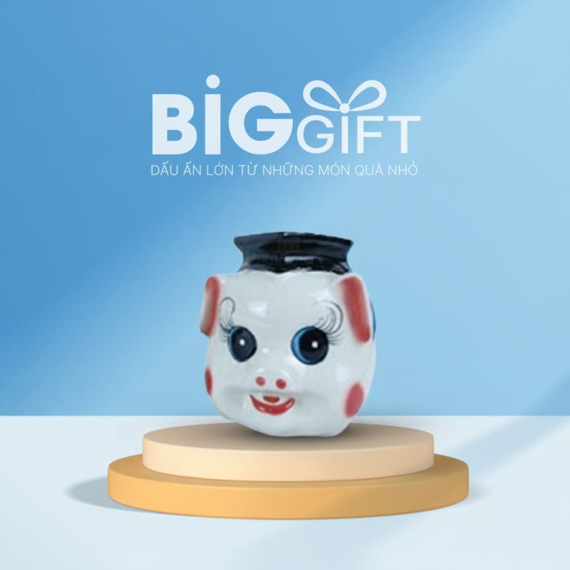 Heo đất qu&agrave; tặng in logo cử nh&acirc;n 19x14x17cm HĐ05