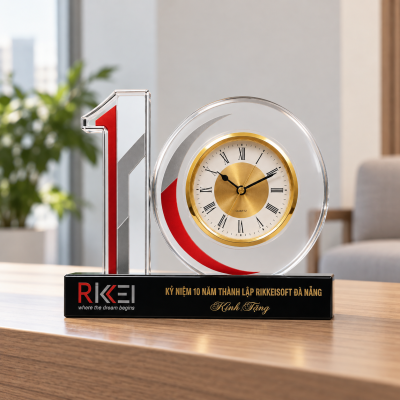 Minh họa đồng hồ pha lê số 10 đặt trên kệ gỗ trong không gian tiếp khách